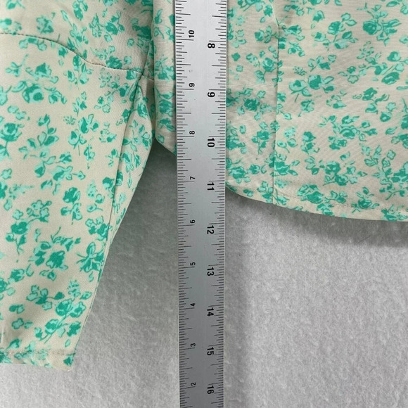 Levi's Blouse Women's Sz S Green Yvie Standard Fit Floral Puff Sleeves Cropped - Picture 5 of 8